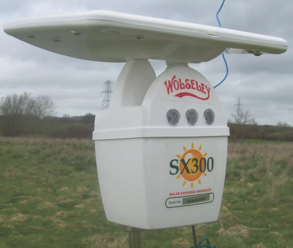 Stockshop SX300 Solar-Powered Electric Fence Energiser Battery-Powered 4 Stockshop SX300 Solar-Powered Electric Fence Energiser Battery-Powered - Image 2