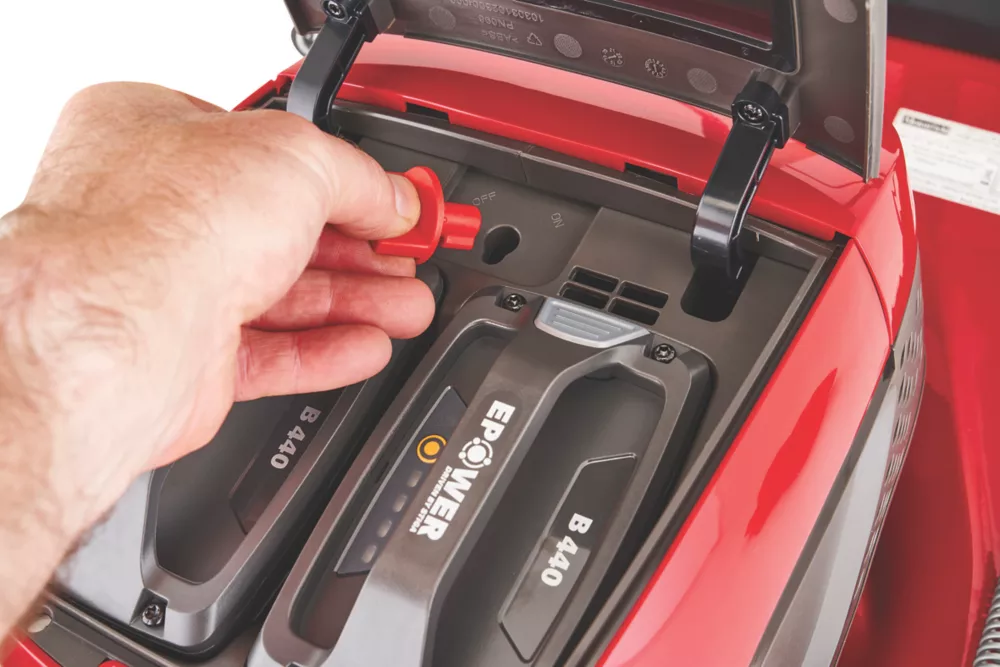 Mountfield Empress 46 Roller Li Kit 48V 2 X 4.0Ah Li-Ion E-Power Brushless Cordless 46cm Self-Propelled Rotary Lawn Mower 8 Mountfield Empress 46 Roller Li Kit 48V 2 X 4.0Ah Li-Ion E-Power Brushless Cordless 46cm Self-Propelled Rotary Lawn Mower - Image 6