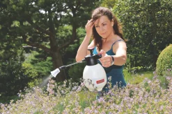 Solo SO402 White Handheld Sprayer 2Ltr 8 Solo SO402 White Handheld Sprayer 2Ltr -Cheap Garden Spreader Store 4738J A1