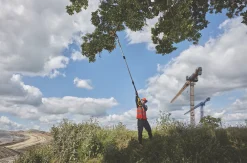 DeWalt DCMPS567P1 18V 1 X 5.0Ah Li-Ion XR Brushless Cordless 20cm Pole Saw -Cheap Garden Spreader Store 586JT A5