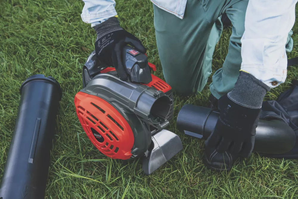 Mountfield MBL 270V 27.6cc 2-Stroke Petrol Blower & Vacuum 9 Mountfield MBL 270V 27.6cc 2-Stroke Petrol Blower & Vacuum - Image 7