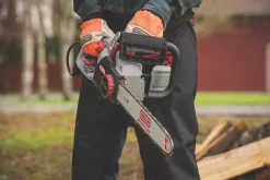 Oregon CS1500 2400W 230V Electric 45cm Self-Sharpening Chainsaw -Cheap Garden Spreader Store 6285K A3