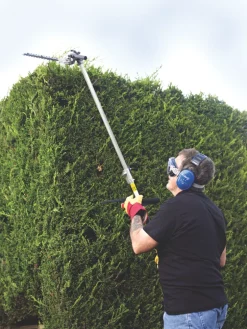 Titan TTL488GDO 25cc Petrol Bent Shaft 2-in-1 Grass & Hedge Trimmer -Cheap Garden Spreader Store 63778 A2