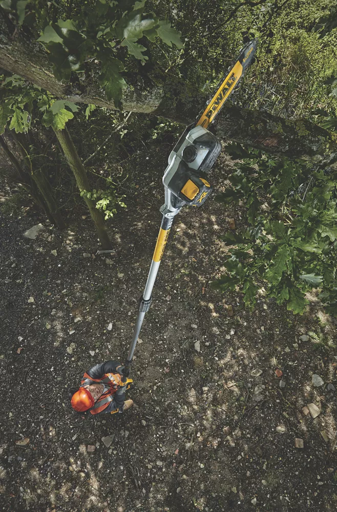 DeWalt DCMPS567N 18V Li-Ion XR Brushless Cordless 20cm Pole Saw - Bare 7 DeWalt DCMPS567N 18V Li-Ion XR Brushless Cordless 20cm Pole Saw - Bare - Image 5